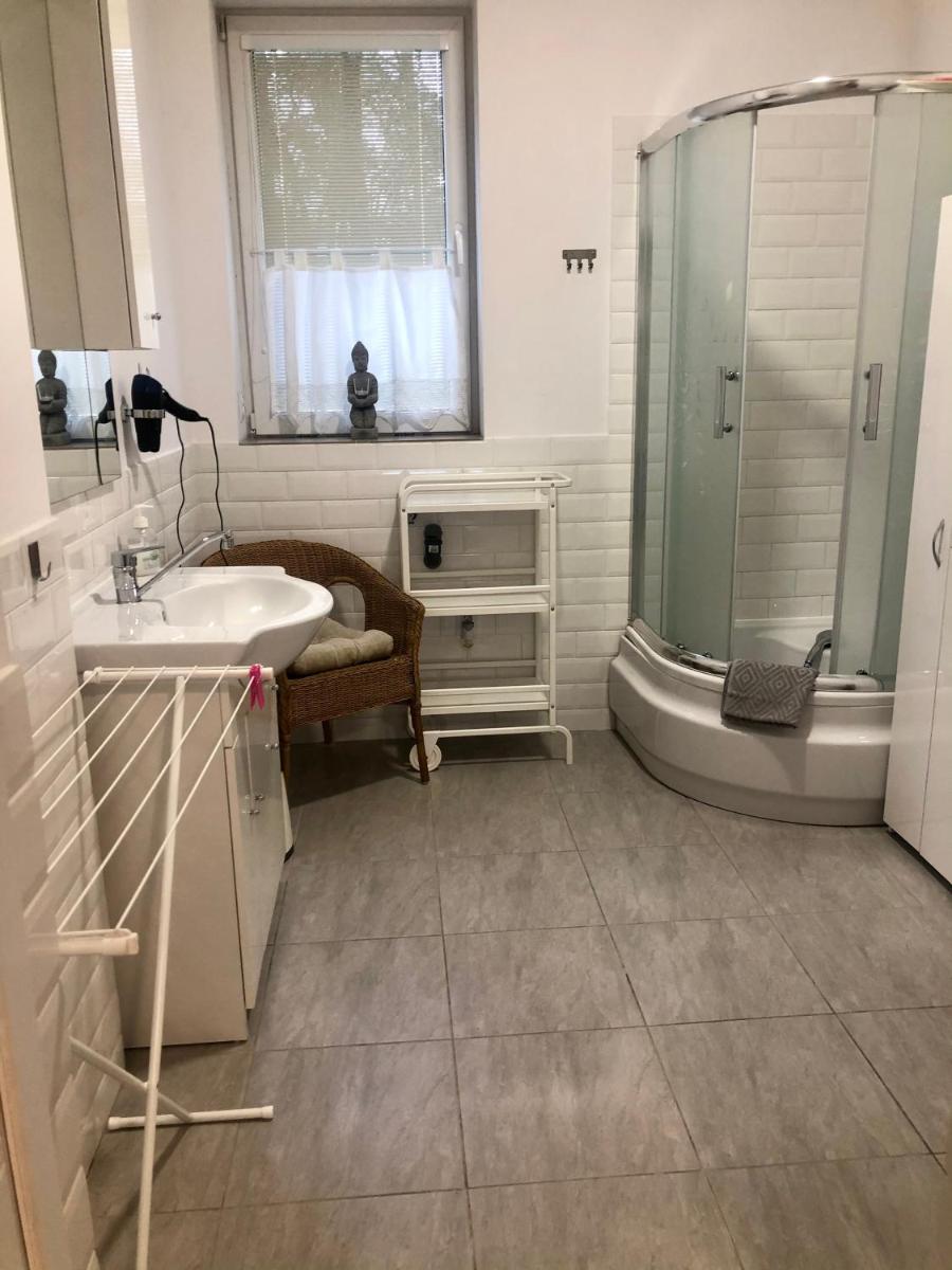 Domek na wsi Mokosz - Housity