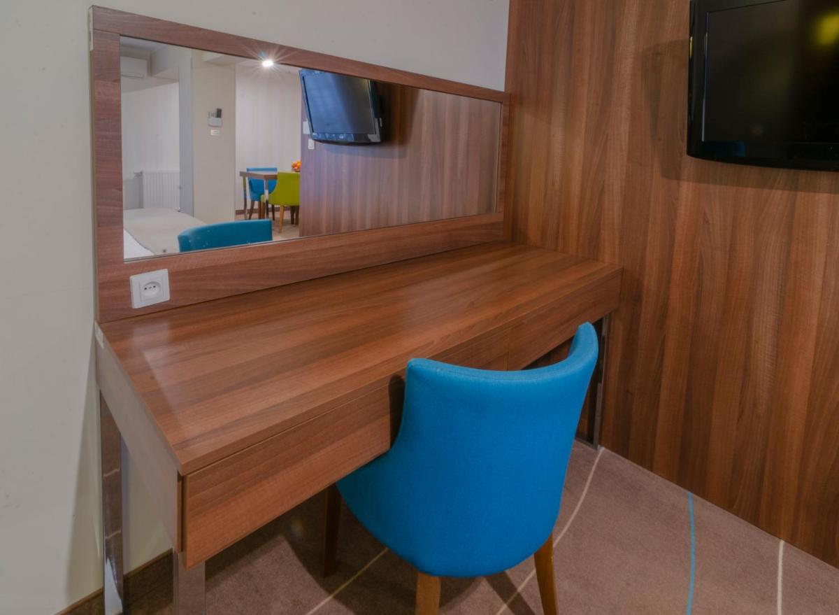 HolidayHomePL Aparthotel z balkonem przy plaży - Hizvo