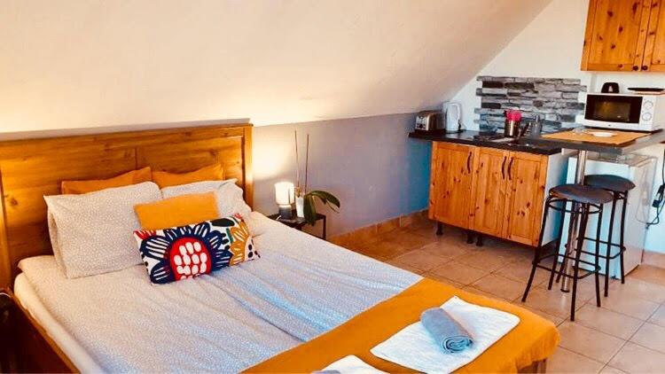 Holiday Apartmanház - Housity