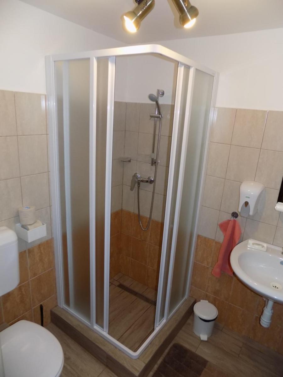 Katica Vendégház - Housity