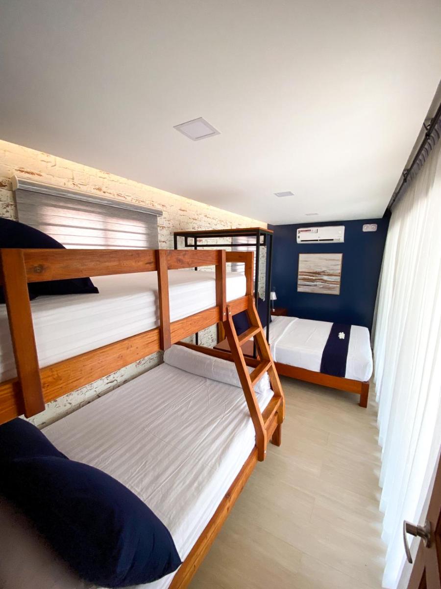 Crusoe Cabins Casobe - Housity