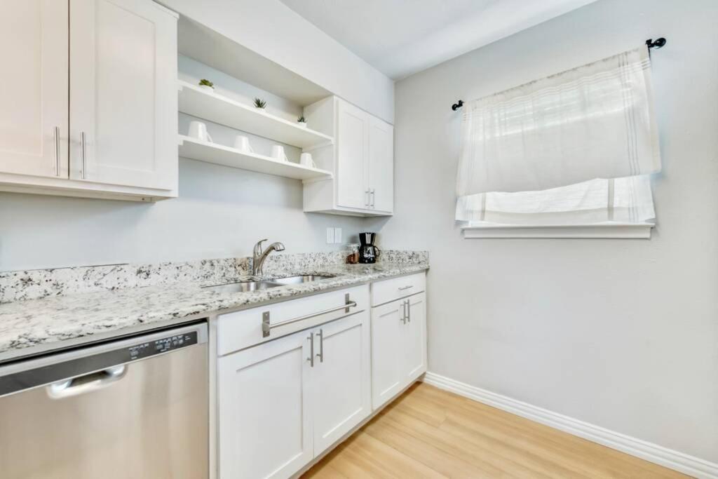 Urban Relaxation 2 BR Apartment - Housity