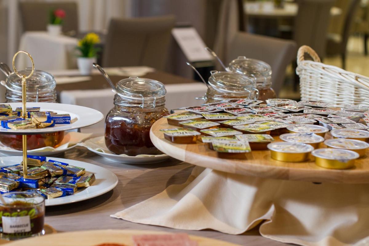 Royal Airport Hotel - Housity