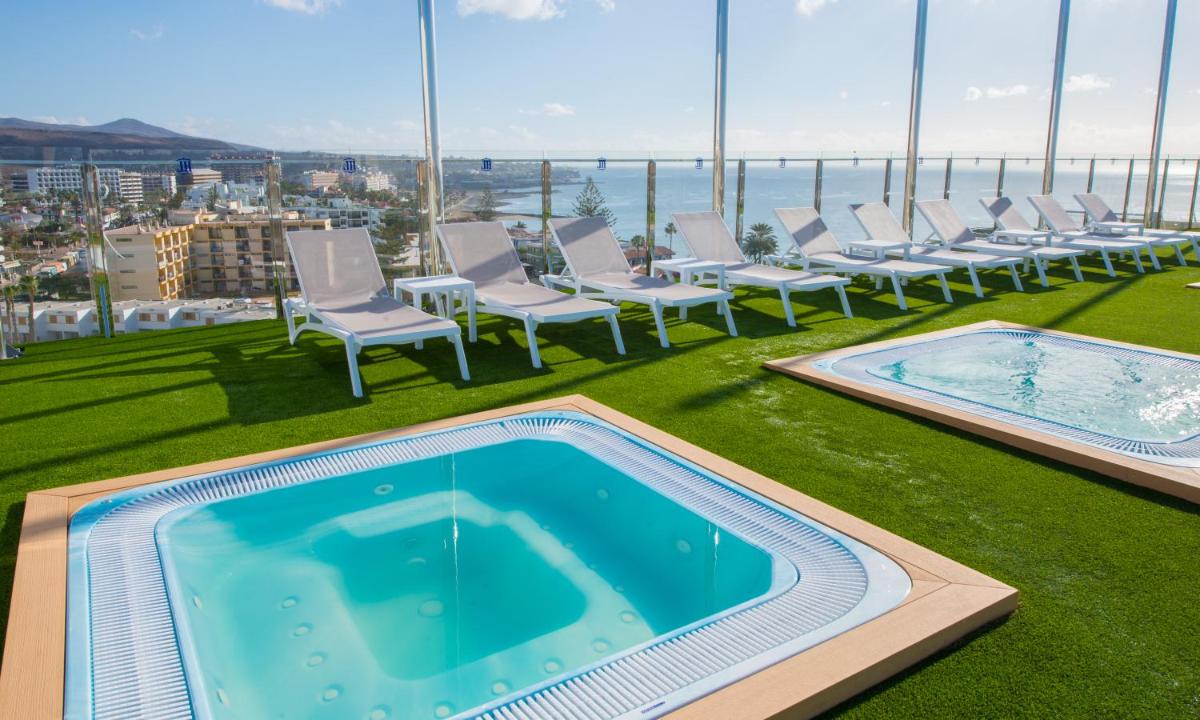 Piscina en o cerca de HL Suitehotel Playa del Inglés - Adults Only