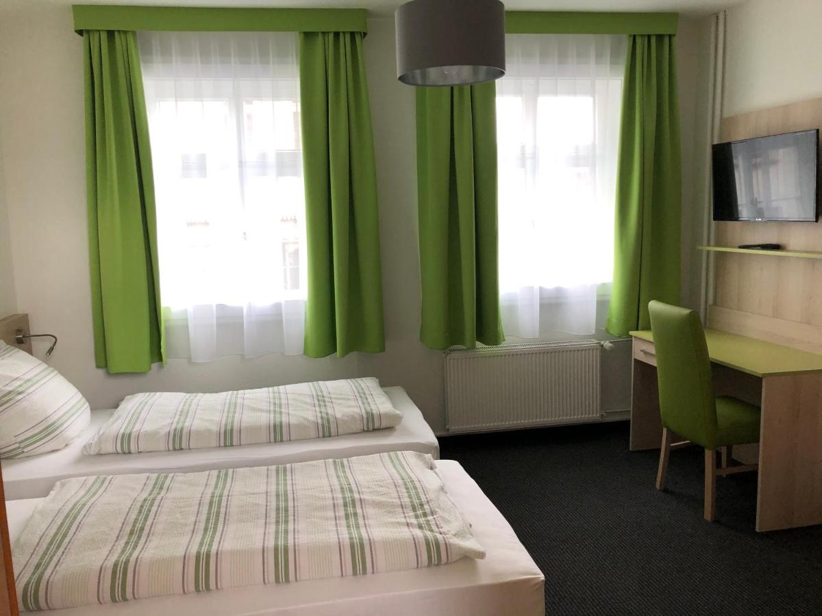 Burghotel Homberg - Housity