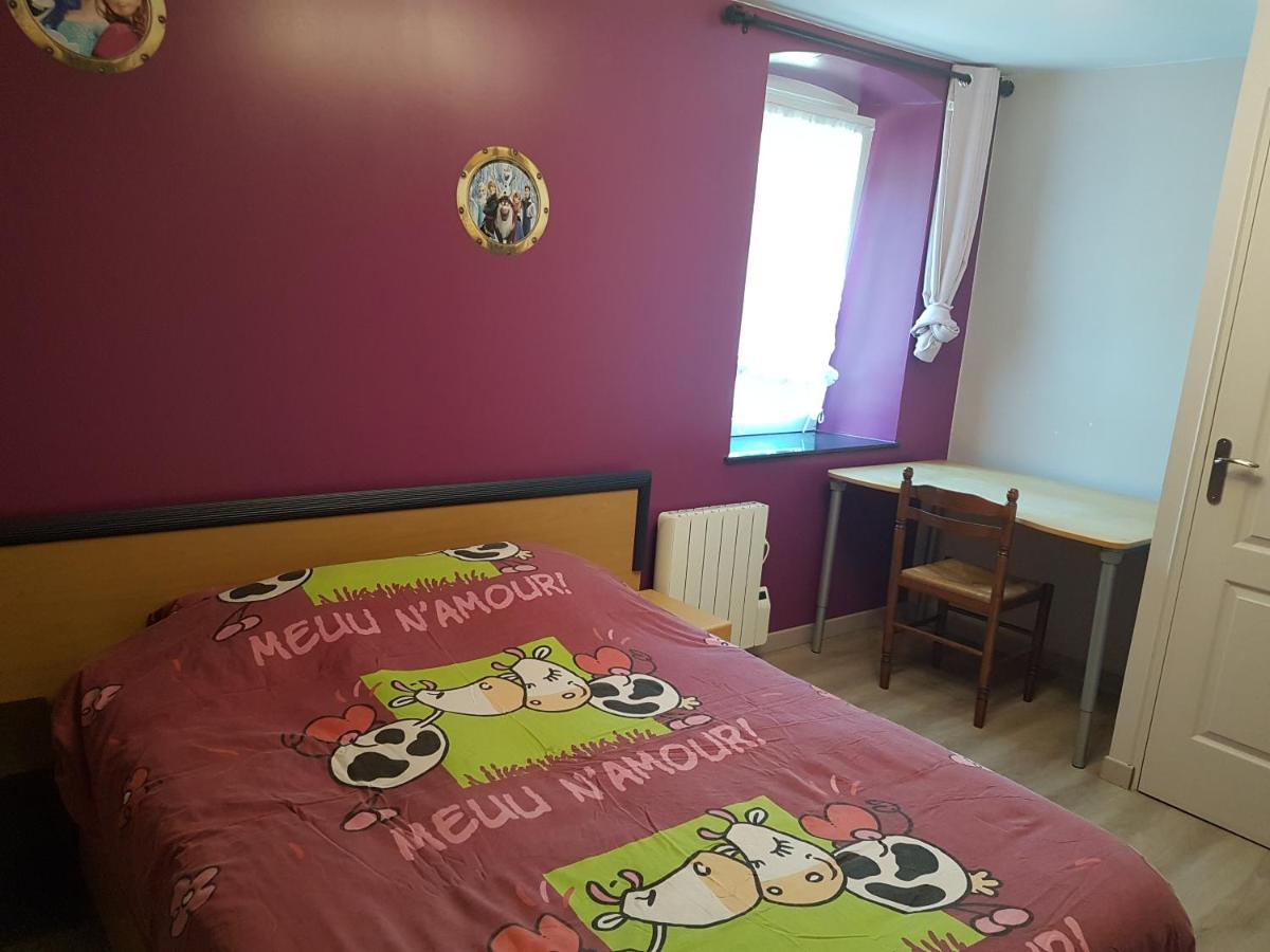 Chambre Rose à la Campagne - Housity