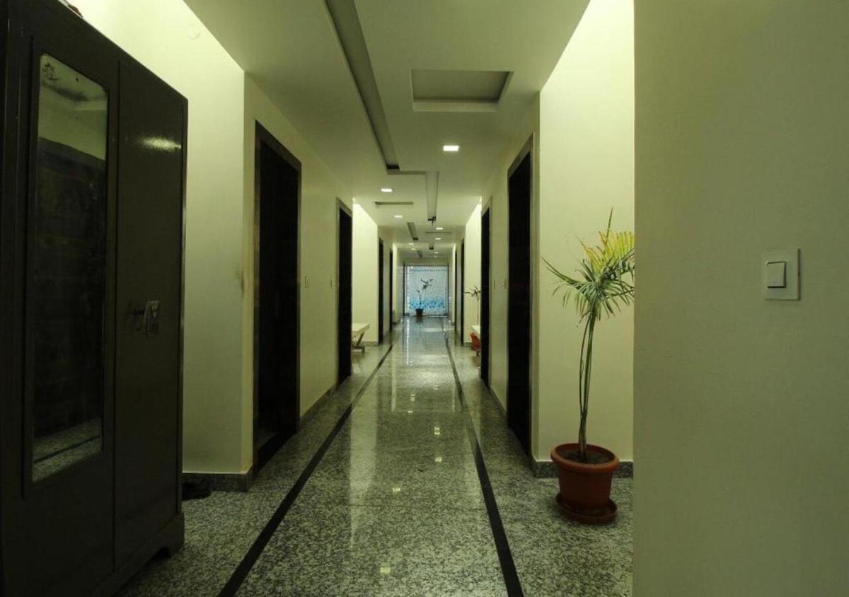 STAYMAKER Regal Residency - Housity