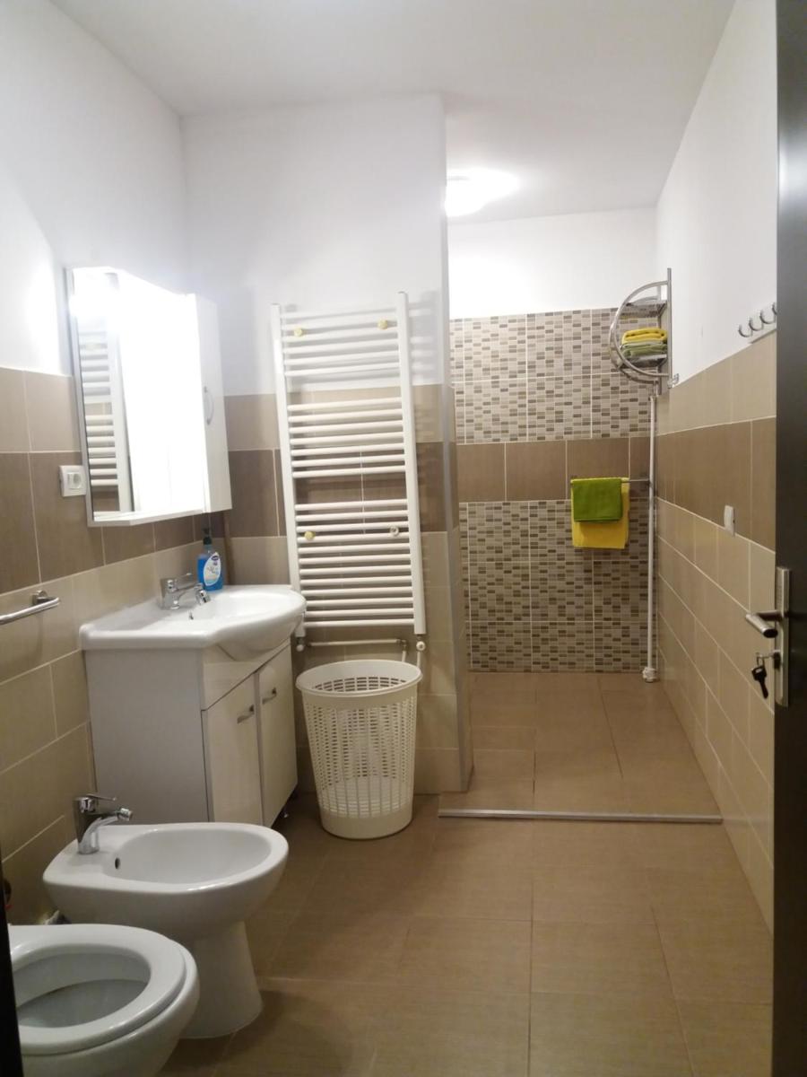 Honey House - Housity