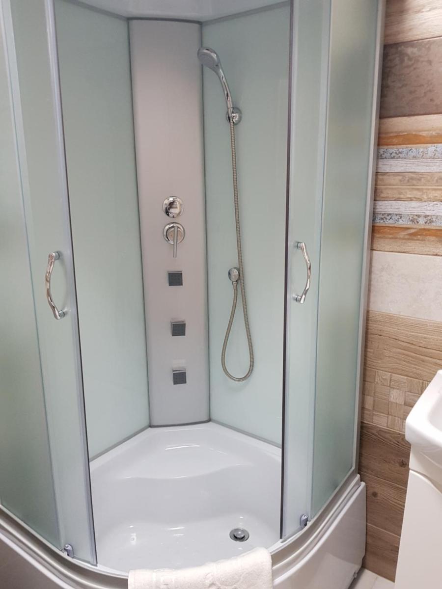 Pleasant experience wood mood - Housity