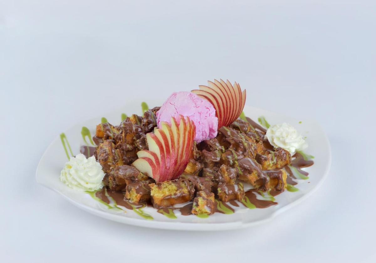 Rose Oasis Hotel - Housity