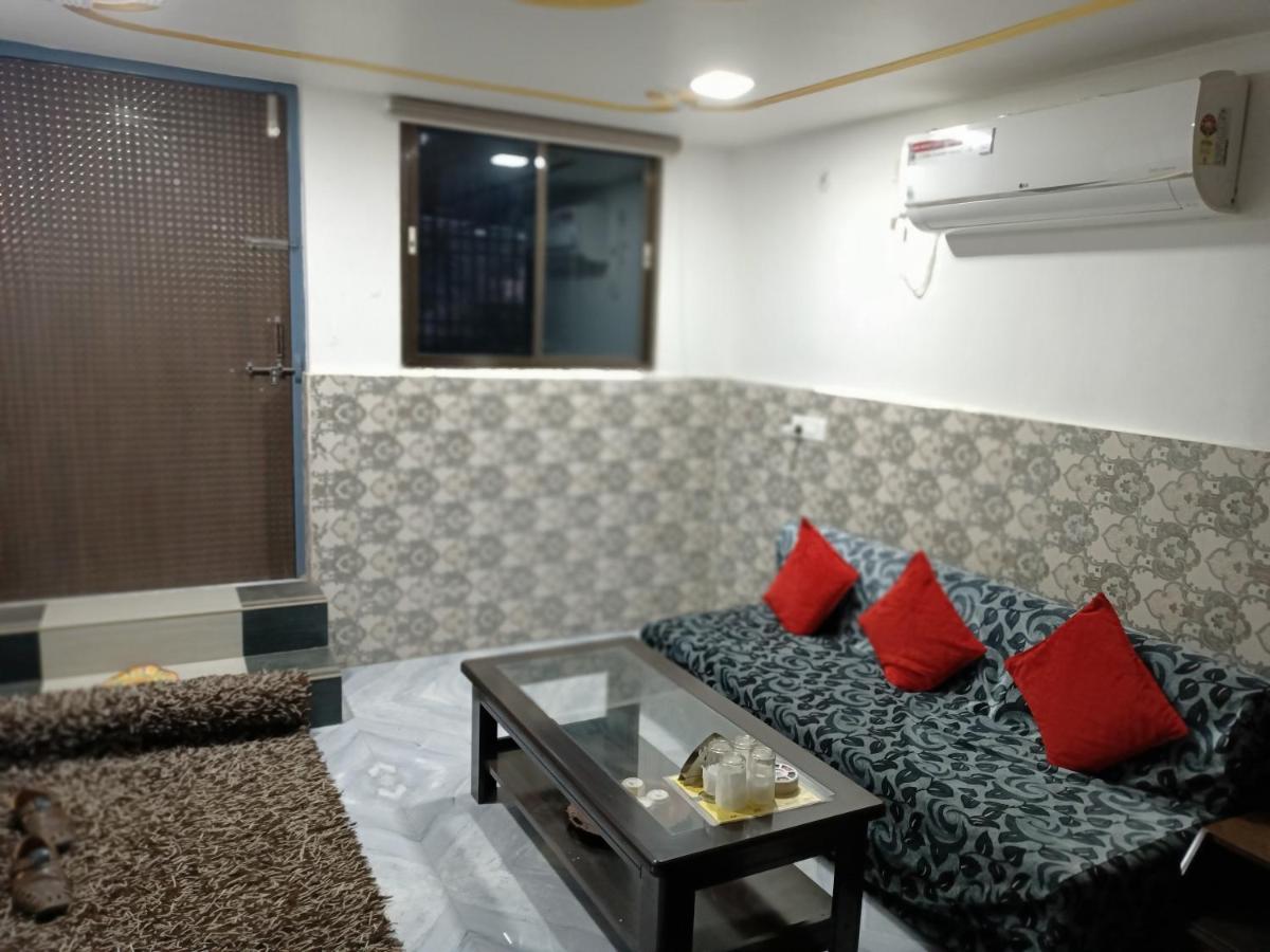 Traveller Guest House - Housity
