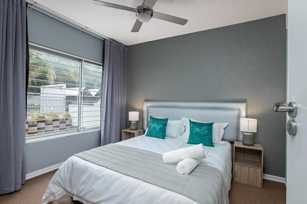 St Tropez 1 Bedroom Sandton Residence - Housity