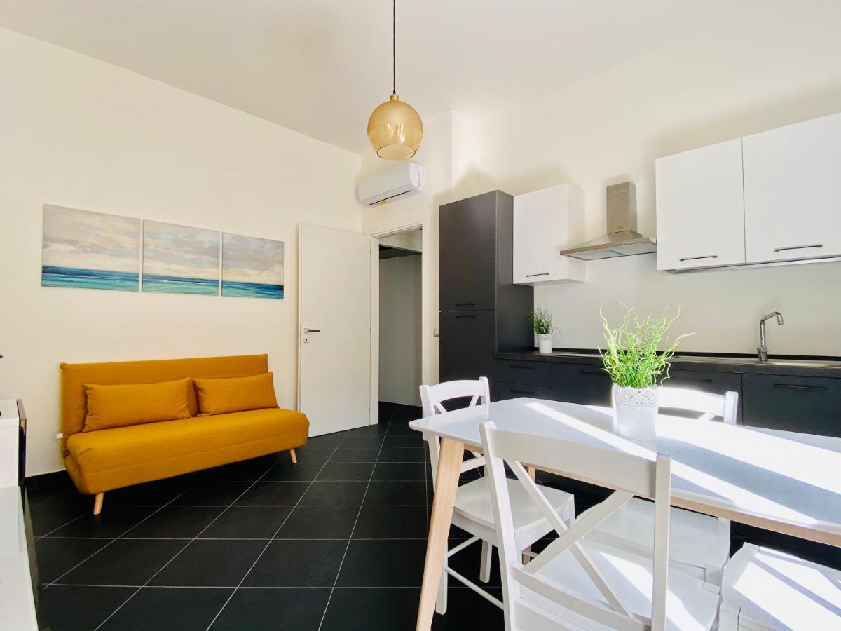 Cosy Flat with Sea View Balcony - Housity