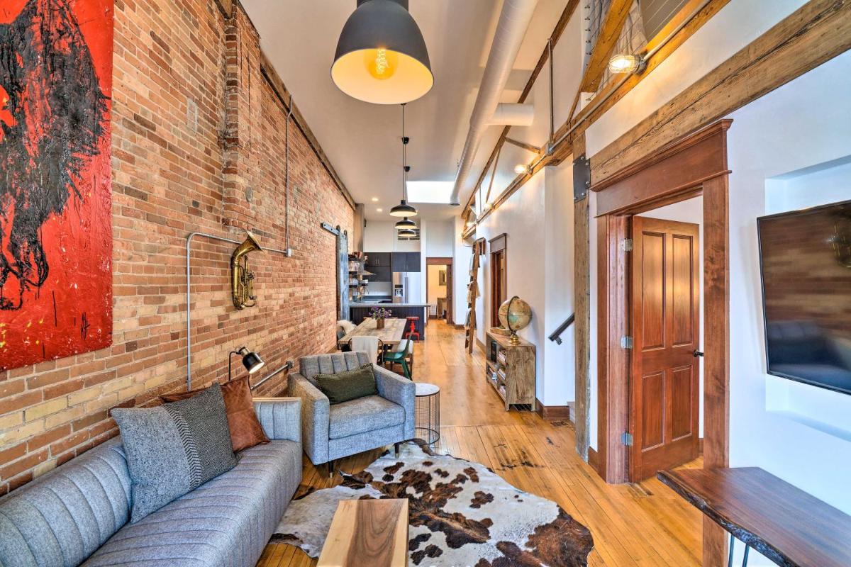 Fort Howard Lodge Green Bay Modern Escape - Housity