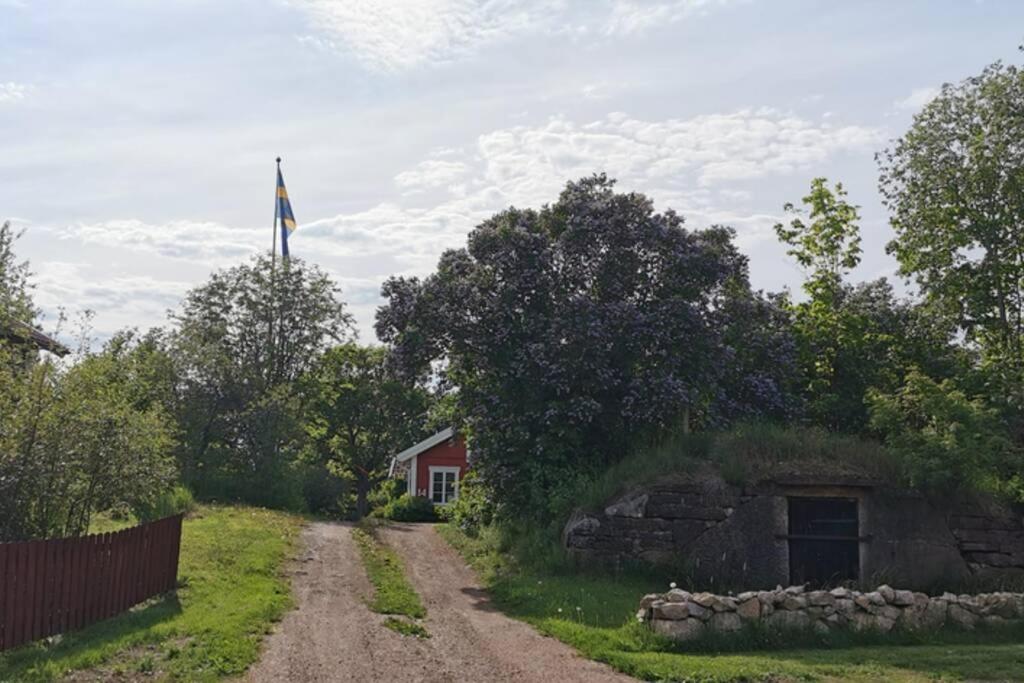 Idyllisk nybyggd stuga på Sollerön. - Housity