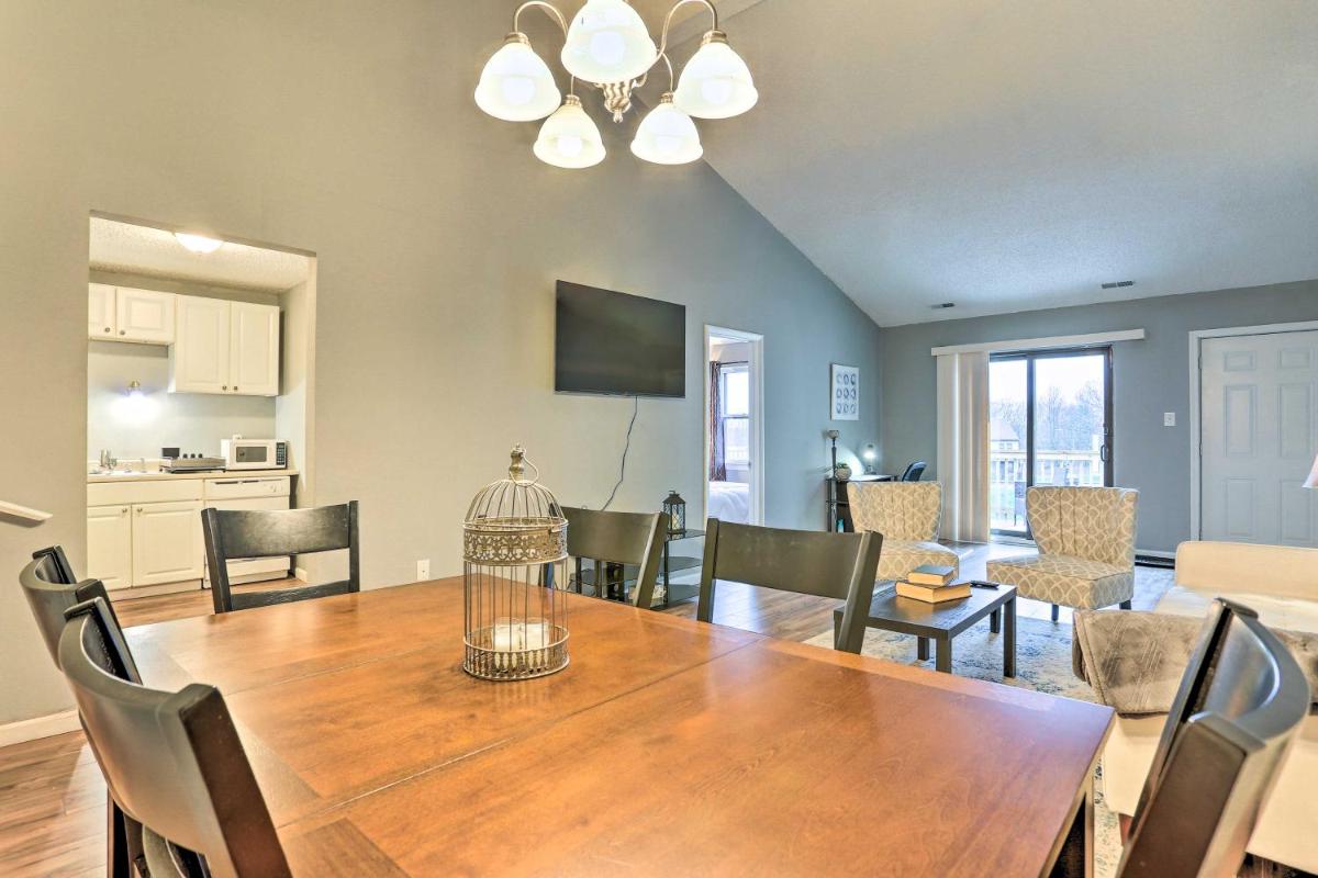 Inviting Poconos Getaway with Deck Ski and Hike! - Housity