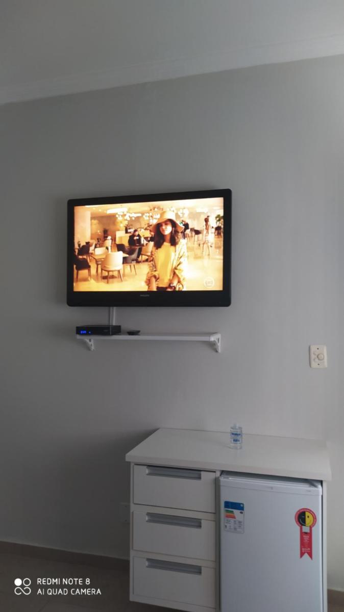 Quarto Familiar com ar,frigobar,wi fi, garagem - Housity
