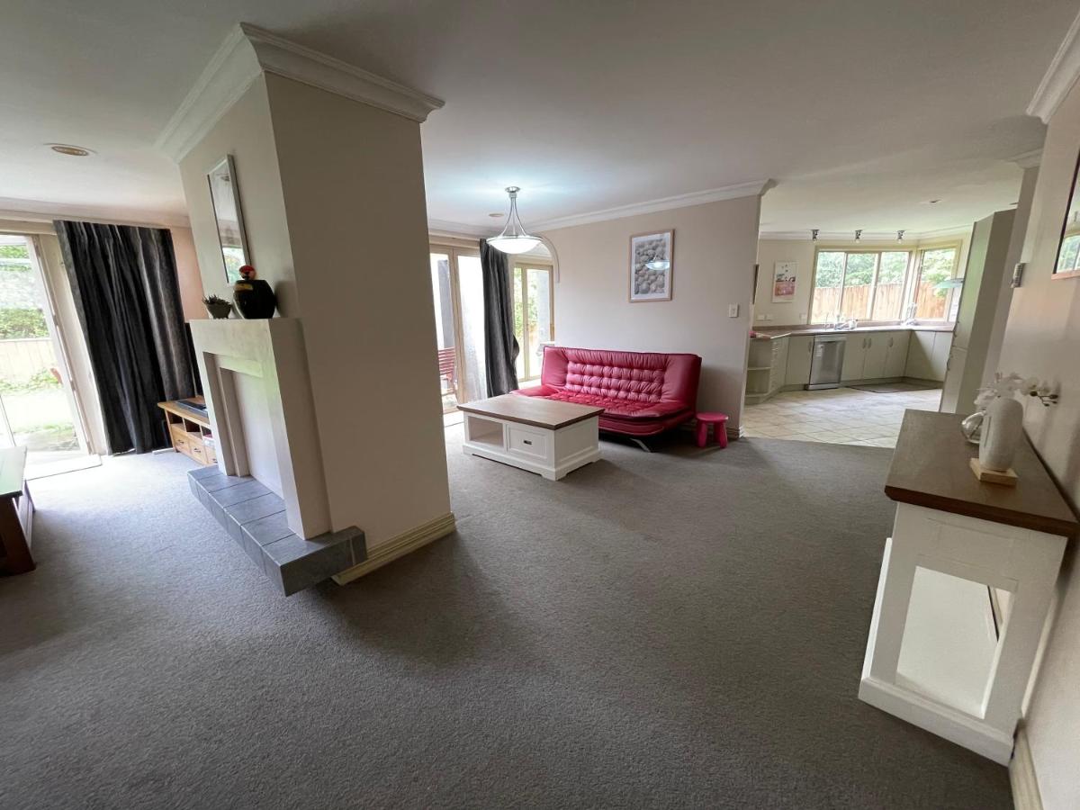 Private and Perfect for Families, Rotorua Escape - Housity