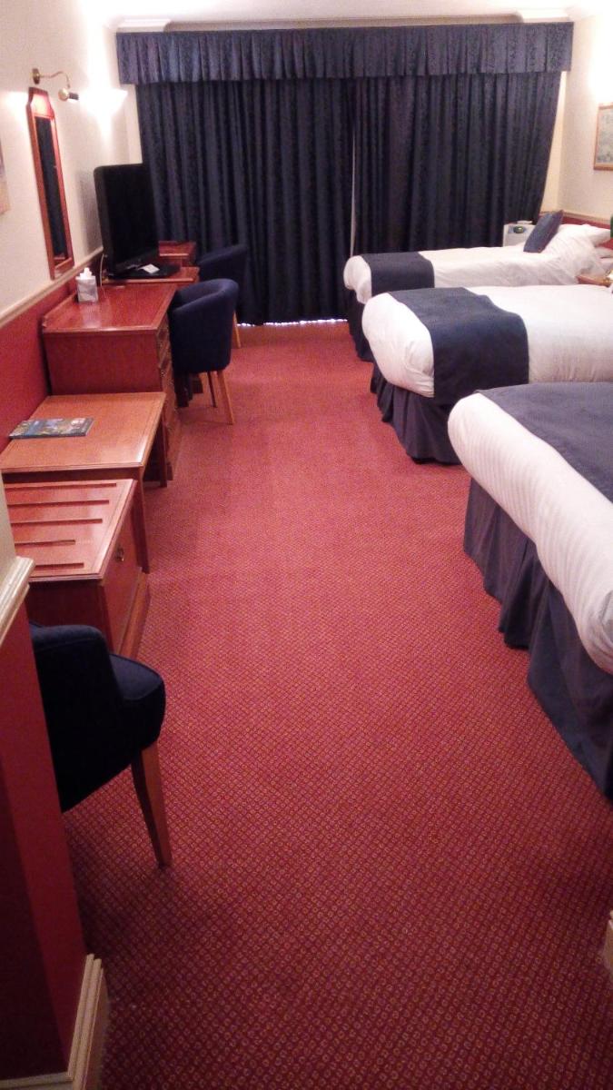 London Beach Country Hotel & Golf Club - Housity
