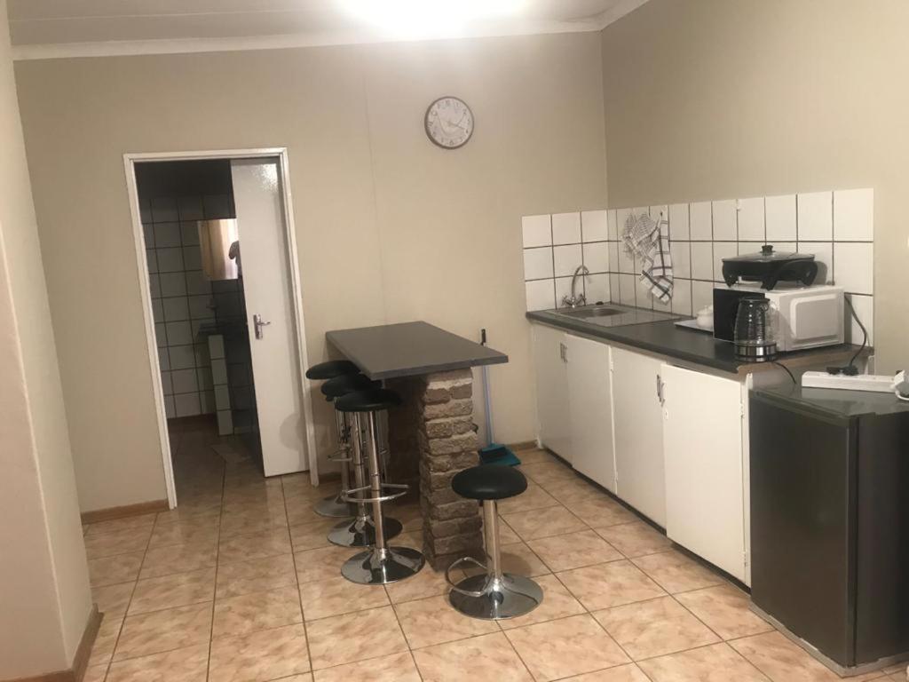 UrbanLife Keetmanshoop Accommodation - Housity