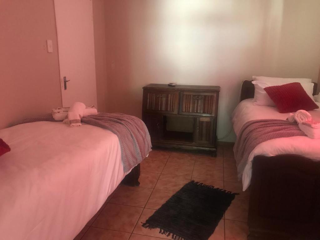 UrbanLife Keetmanshoop Accommodation - Housity
