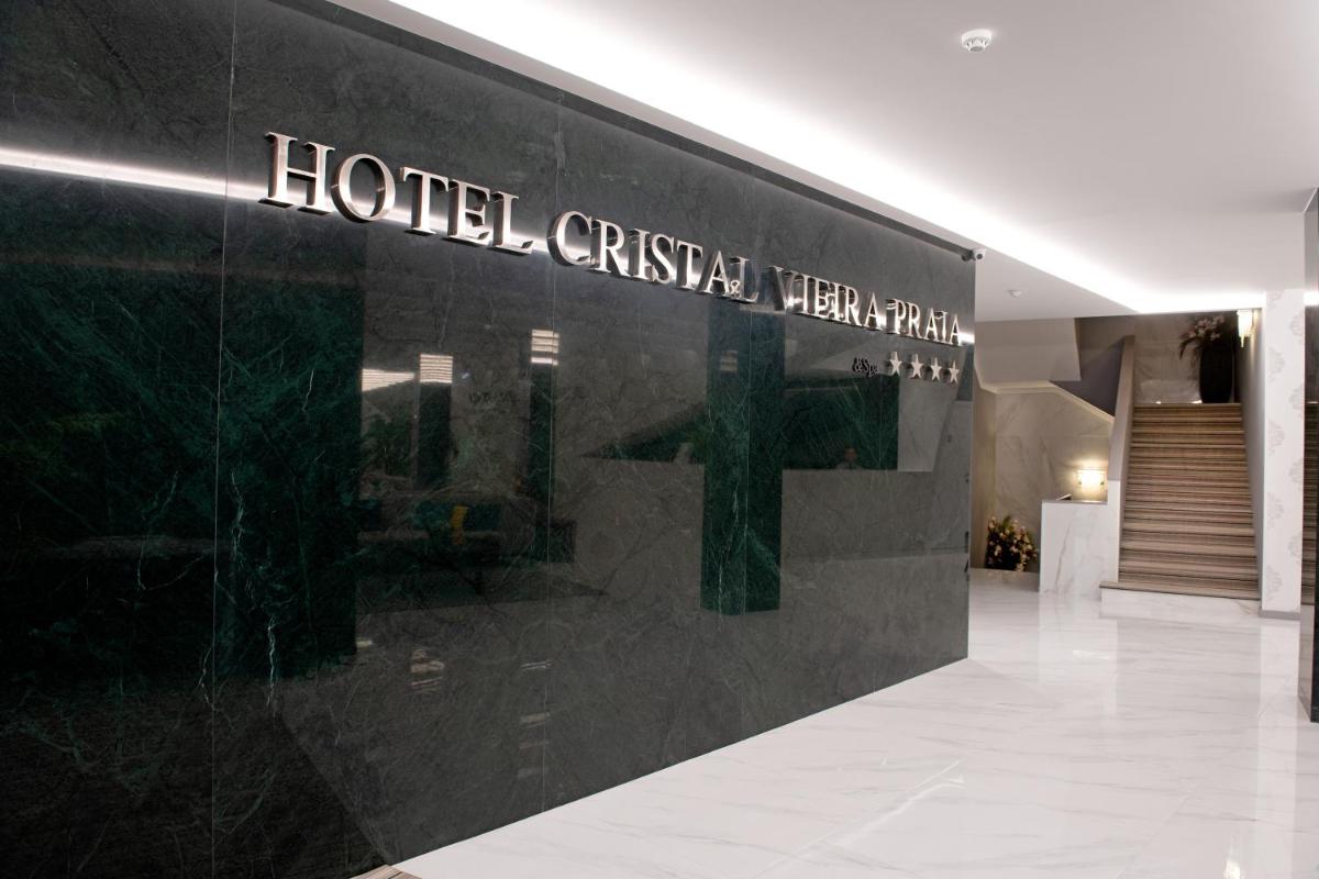 A área de receção ou átrio de Hotel Cristal Vieira Praia & SPA