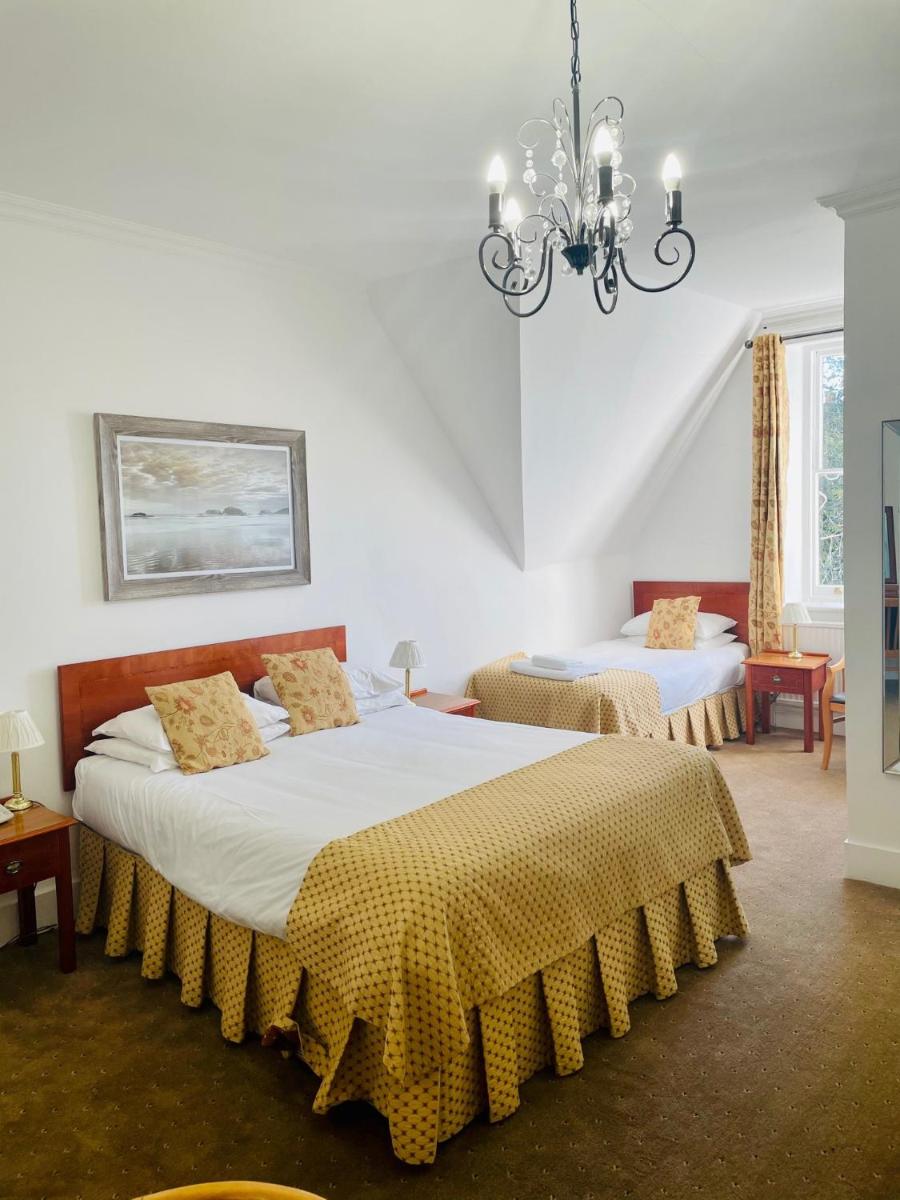 Ebury Hotel Cottages and Apartment's - Housity