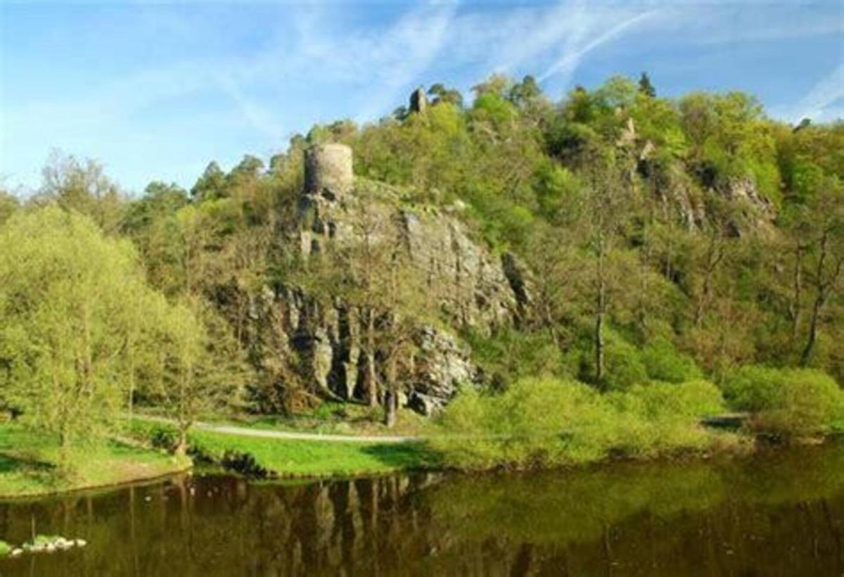 Sazava River Cottage with boating experience - Housity