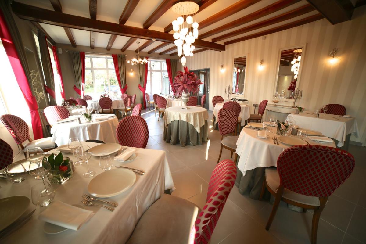 Hotel Restaurant Le Lion d'Or - Housity