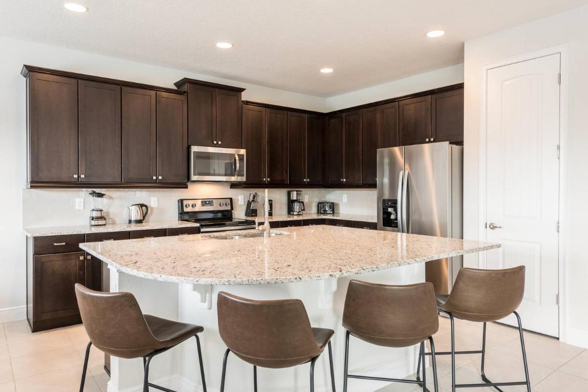 Encore Resort 5 Bedroom Vacation Home with Pool (2100) - Housity
