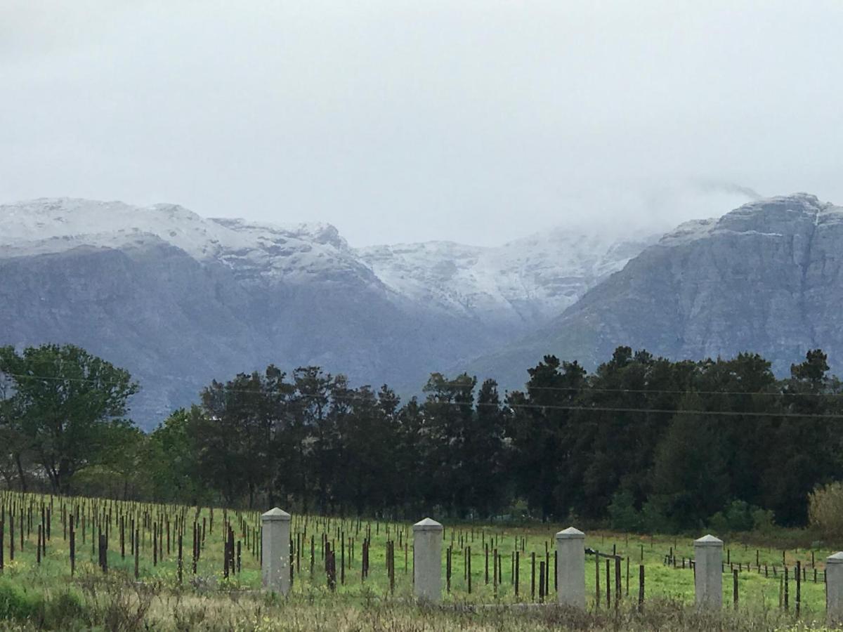 Raithby Winelands Historical Cottage - Housity