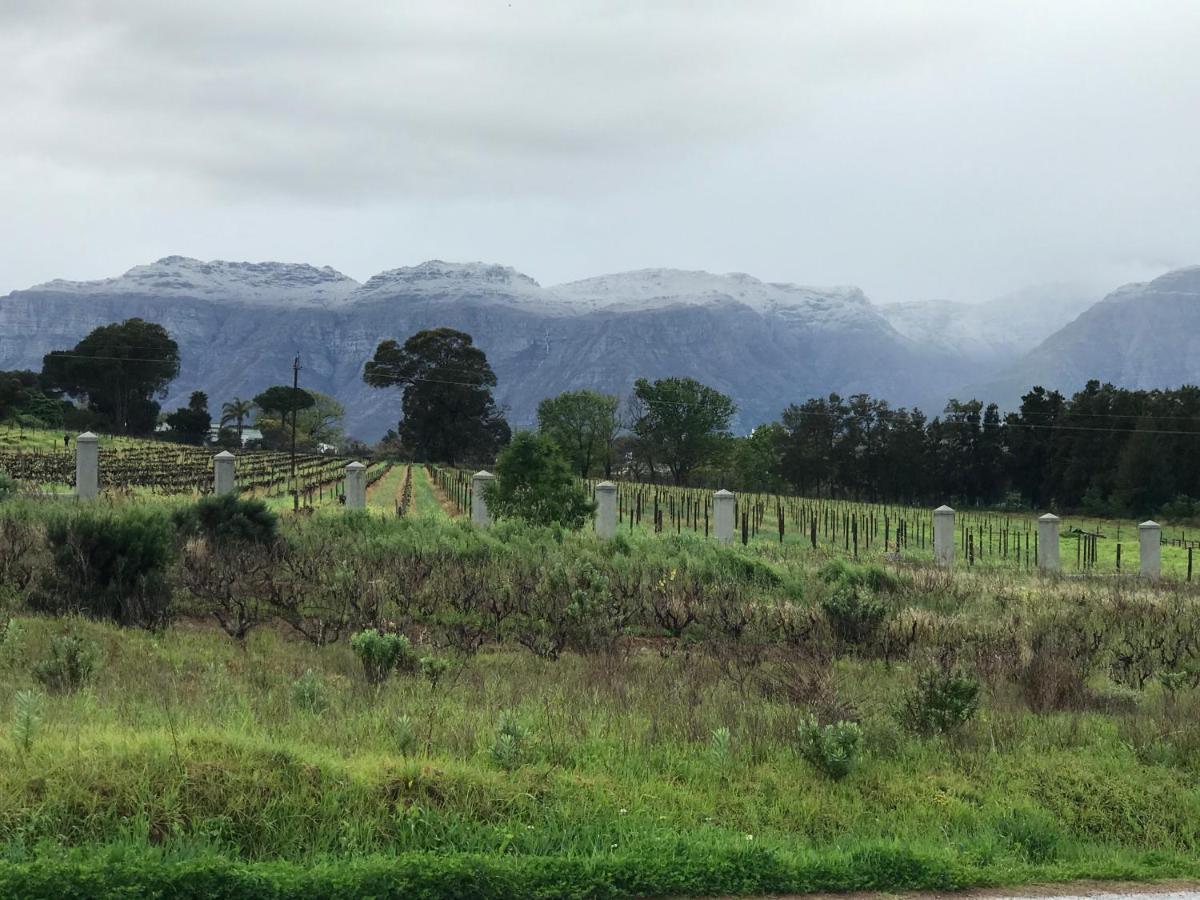 Raithby Winelands Historical Cottage - Housity