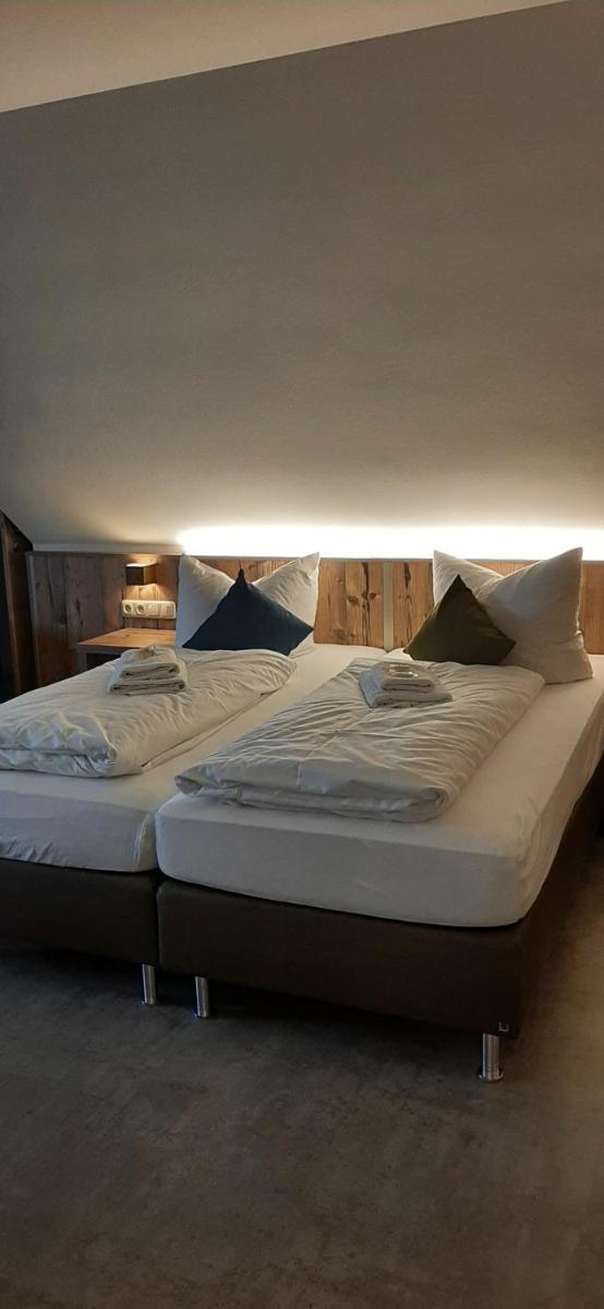 Gasthaus-Pension Hofmann - Housity
