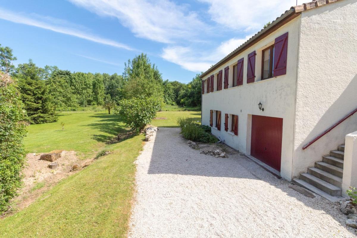 Les Quatre Filles - Entire 2 bed Apartment - Housity