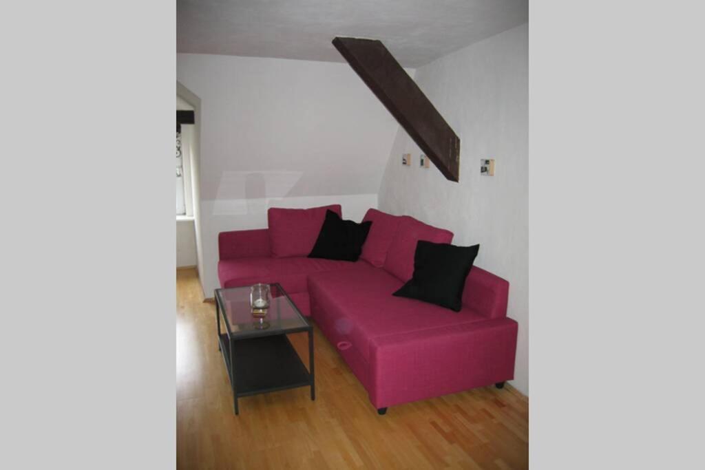 Staying in an historic frame house - Housity