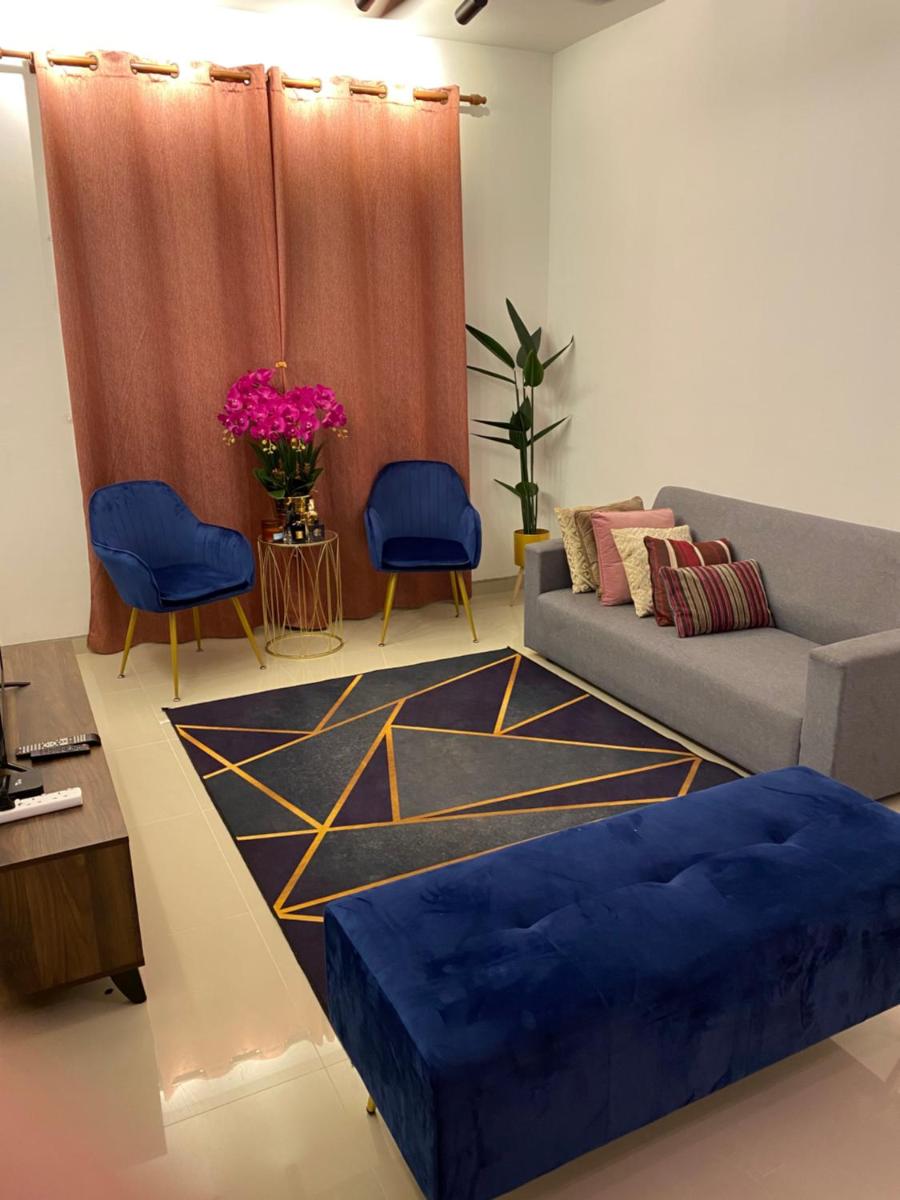 ORKED BELLINA, 3 Bedroom apartment, near Pantai Batu Burok, NETFLIXWIFIYOUTUBE - Hizvo