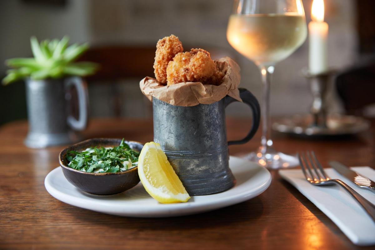 The Lime Tree Inn - Housity