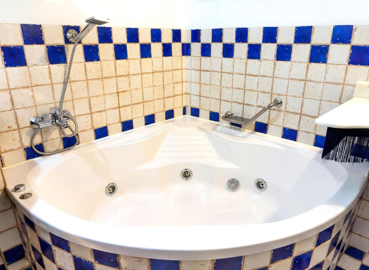 Un baño de Hotel Spa La Casa del Rector Almagro