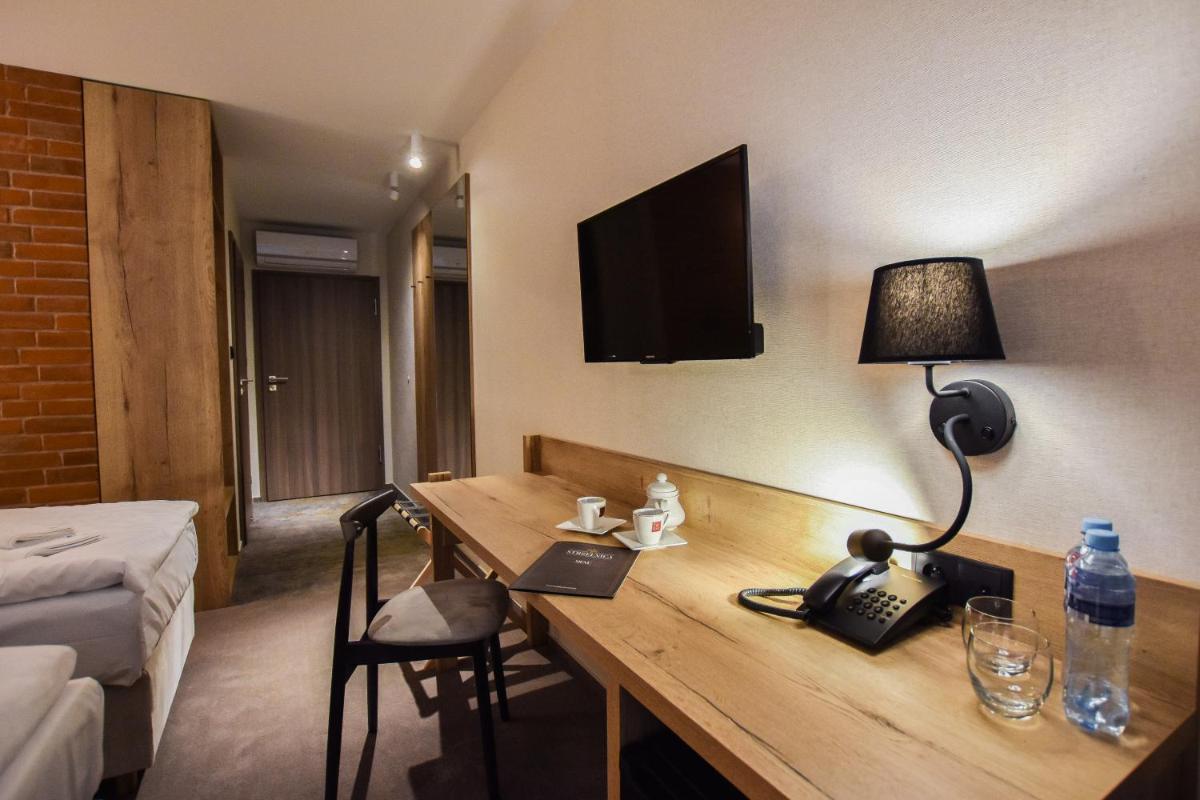Strzelnica Hotel i Restauracja - Housity