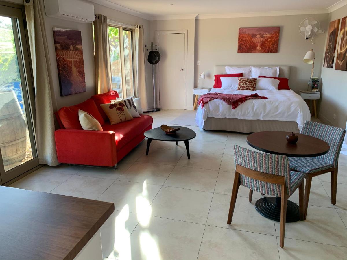 Camelot Country Stay in Orange - Housity