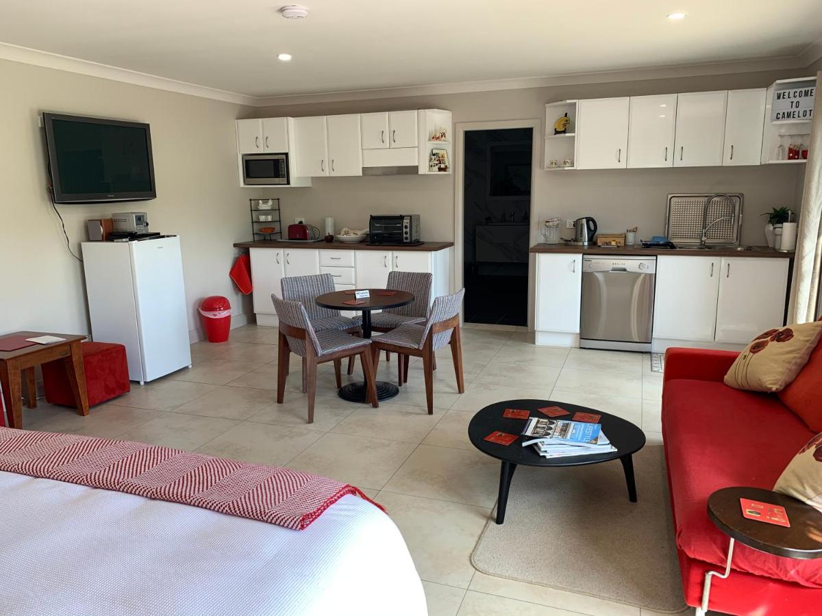 Camelot Country Stay in Orange - Housity