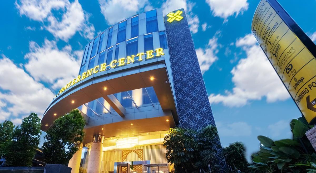 Platinum Adisucipto Hotel & Conference Center - Housity