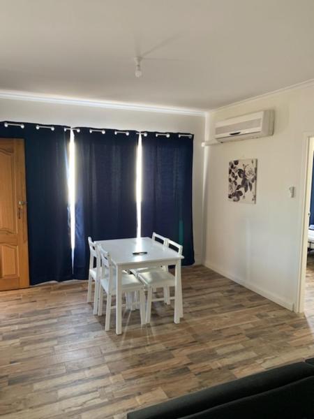 Adelaide Holiday - Housity