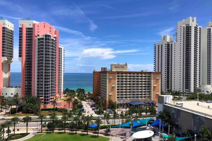 Ocean Reserve Collins Avenue - Housity