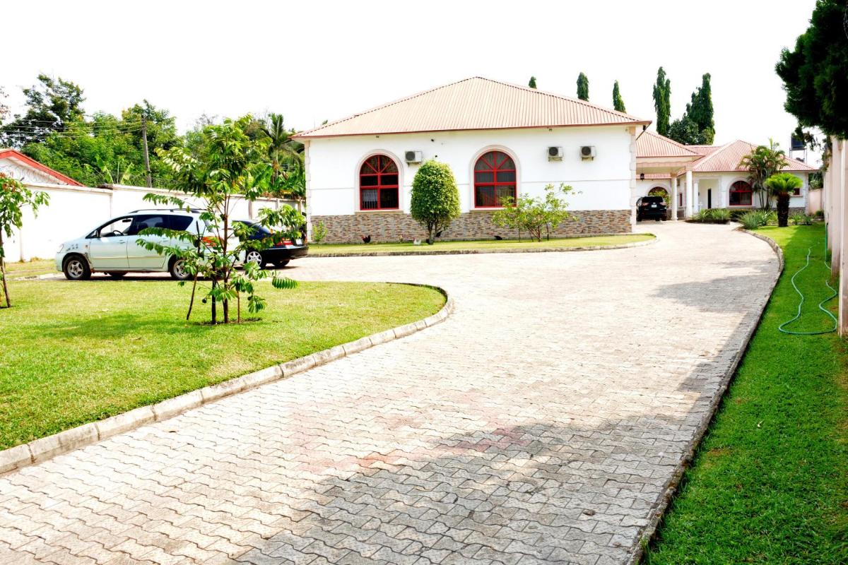 2 Bedroom Bungalow in Alalubosa GRA - Housity