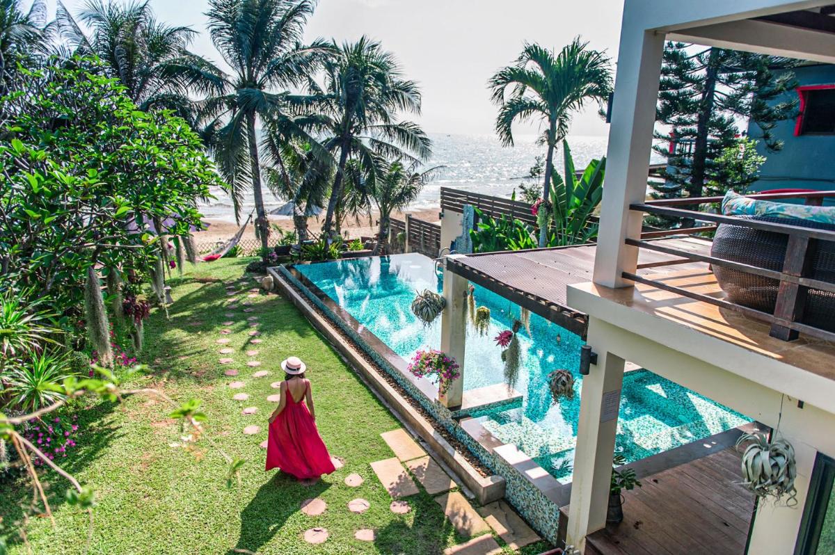 Baan SanSuk Pranburi - Beach Front & Pool Villa - Housity