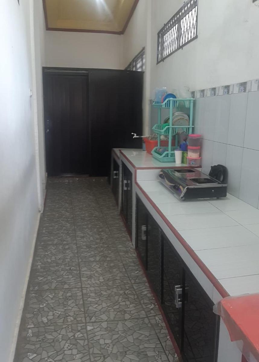 Losmen Ibu Hj. Tarjo - Housity