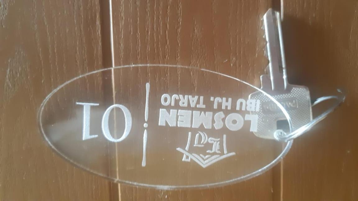 Losmen Ibu Hj. Tarjo - Housity