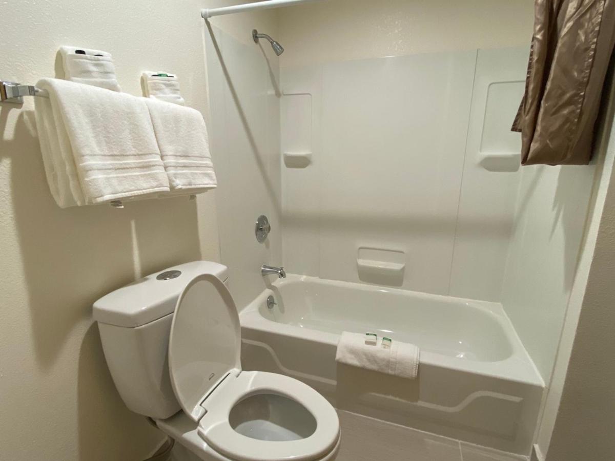 Eagle Hotel - Housity