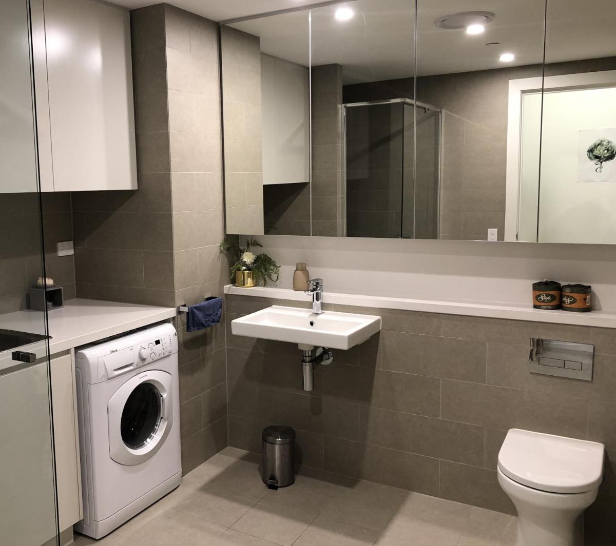 Parkview Modern Apartment w Parking @ Olympic Park - Housity